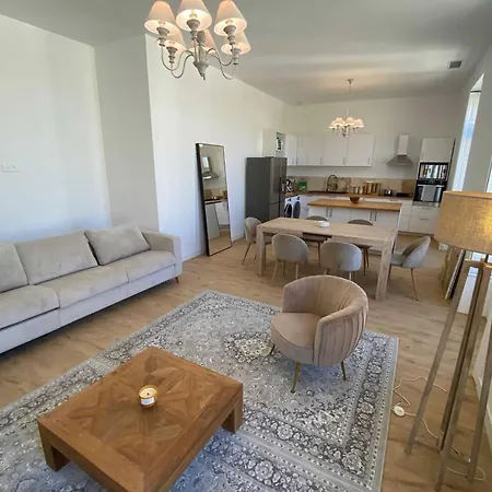Sunny Luxury Flat In The City Centre